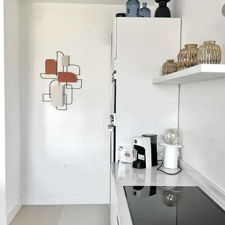 Aptments4 - Real Estate Solutions アパート *