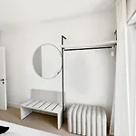 Aptments4 - Real Estate Solutions *