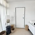 Aptments4 - Real Estate Solutions *