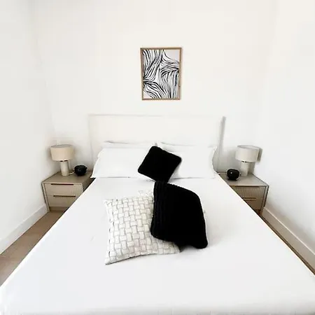 Aptments4 - Real Estate Solutions Lägenhet Olbia