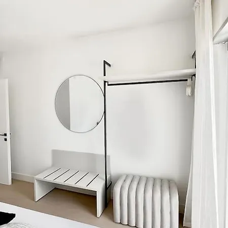 Aptments4 - Real Estate Solutions *