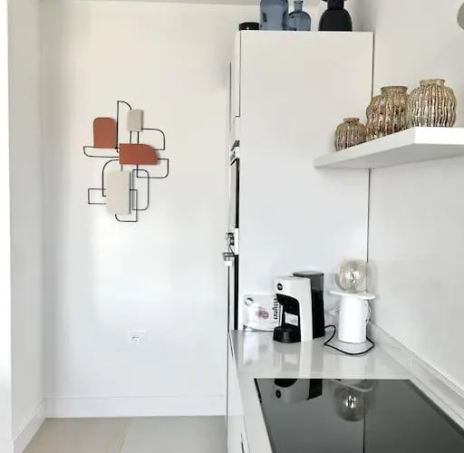 Aptments4 - Real Estate Solutions Apartment *