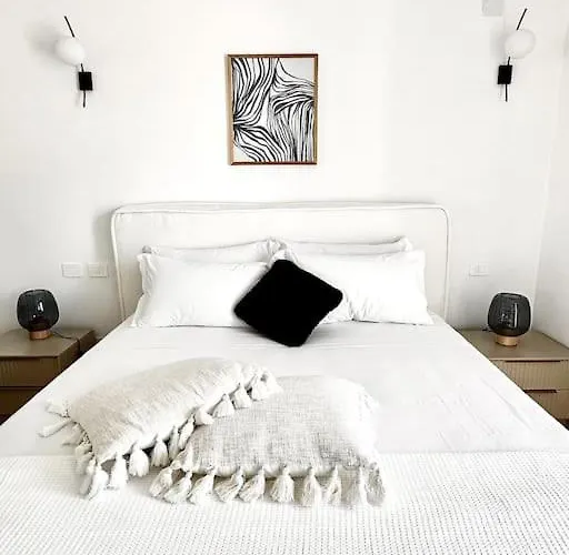 Apartment Aptments4 - Real Estate Solutions *