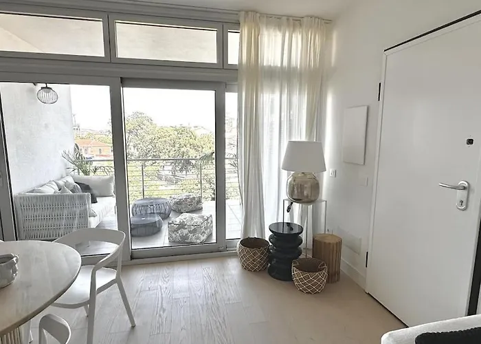 Apartment Aptments4 - Real Estate Solutions