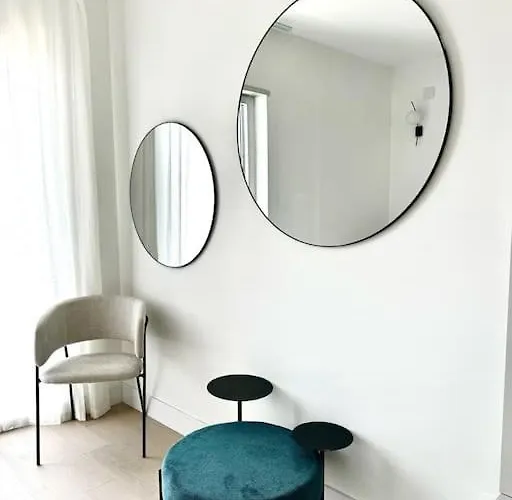 Aptments4 - Real Estate Solutions *